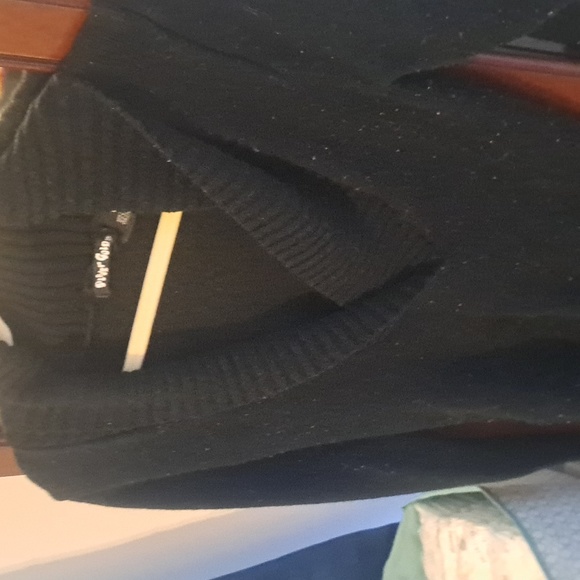 Sweater - Picture 2 of 4